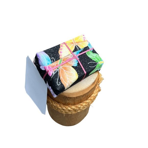 Handcrafted,‎ Embellished, Fabric Wrapped Gift Box - Picture 5 of 7